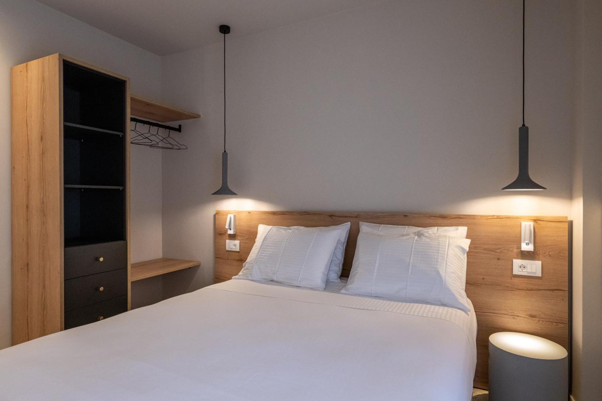 Asklipiou Cube - Kalamata Mediterranean Suites Esterno foto