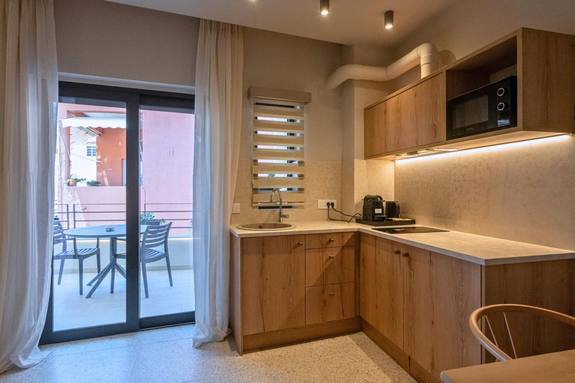 Asklipiou Cube - Kalamata Mediterranean Suites Esterno foto