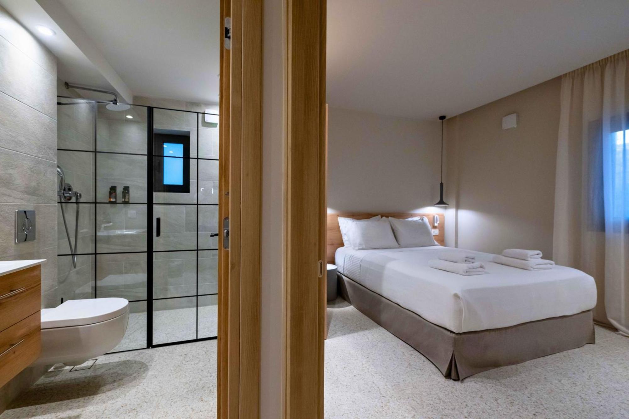 Asklipiou Cube - Kalamata Mediterranean Suites Esterno foto